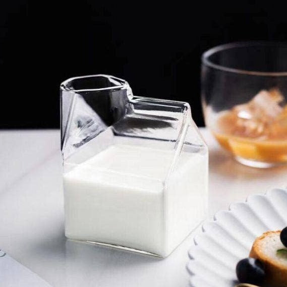 Piuma Milk Glass Carton